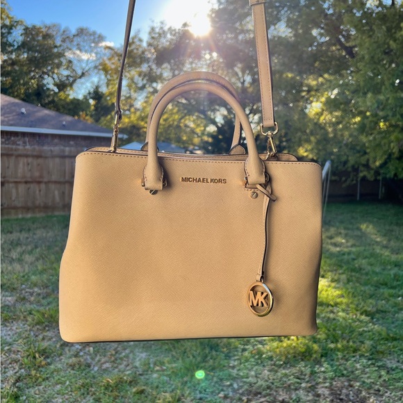 Kaki colored Michael Kors bag - Picture 2 of 11